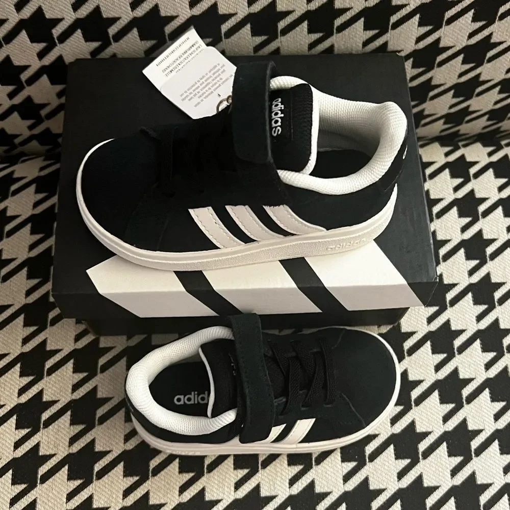 Adidas Grand Court Lace Up Shoes- SIze 6K‎